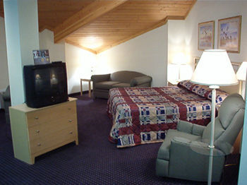 Ameristay Inn & Suites Waverly Екстериор снимка